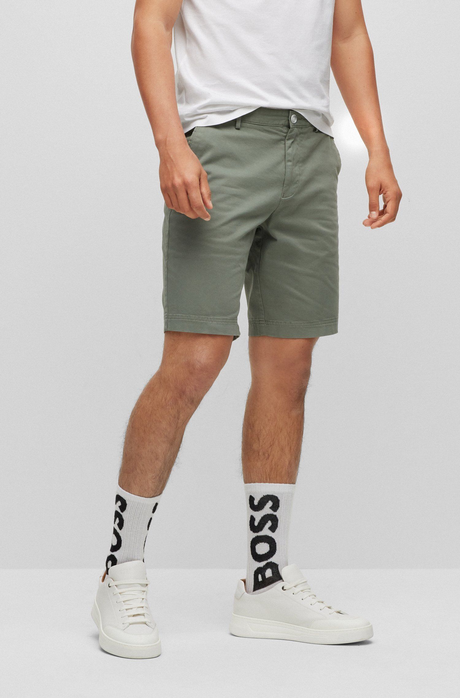 Hugo Boss shortsit SLICE SHORTS Armeijanvihrea Kekale