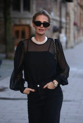 Gauhar Helsinki pusero, TULLE SLEEVE SHIRT Musta