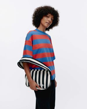 Marimekko naisten laukku, KNITTED SHOULDERBAG MERIROSVO OLKALAUKKU Raidallinen Musta