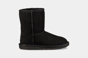 UGG saappaat,  CLASSIC II Musta